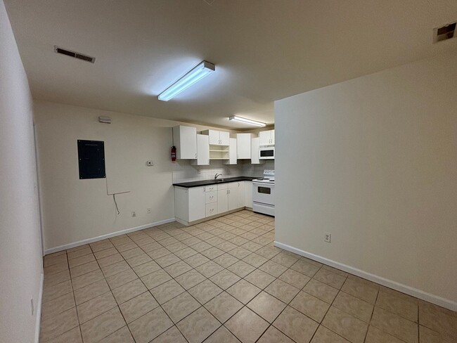 Photo - 1535 W Norris St Apartment Unit 2
