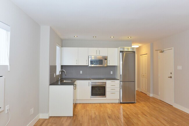 Photo - 83 Isabella St Unité 210