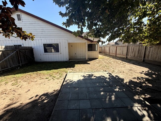 51 Julia Ave