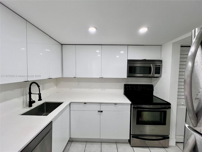 Photo - 805 SW 30th St Unit A