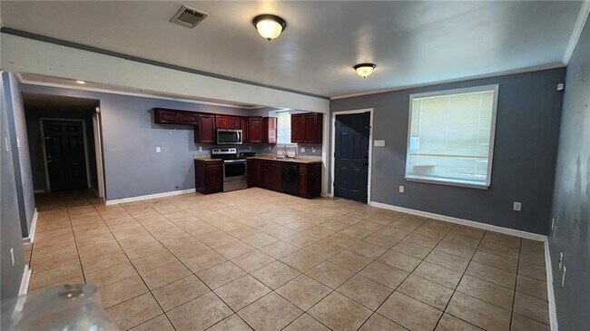 Photo - 7500 Symmes Ave
