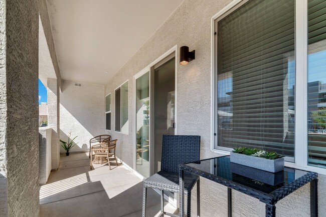 Patio / Balcony - Acero Val Vista