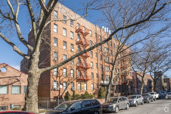 Photo - 359 Ovington Avenue