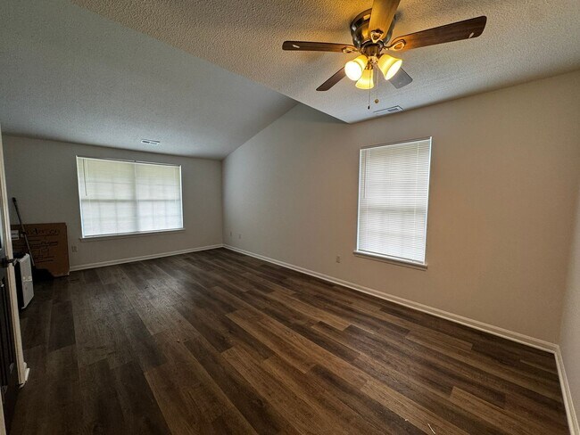 Photo - 1500 W Worley St Unit B