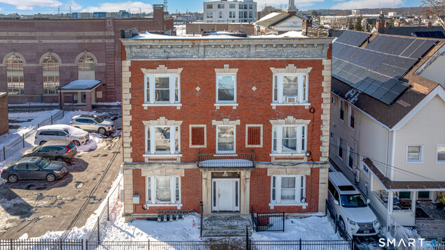 Building Photo - 35 Butler Ave Unit 5