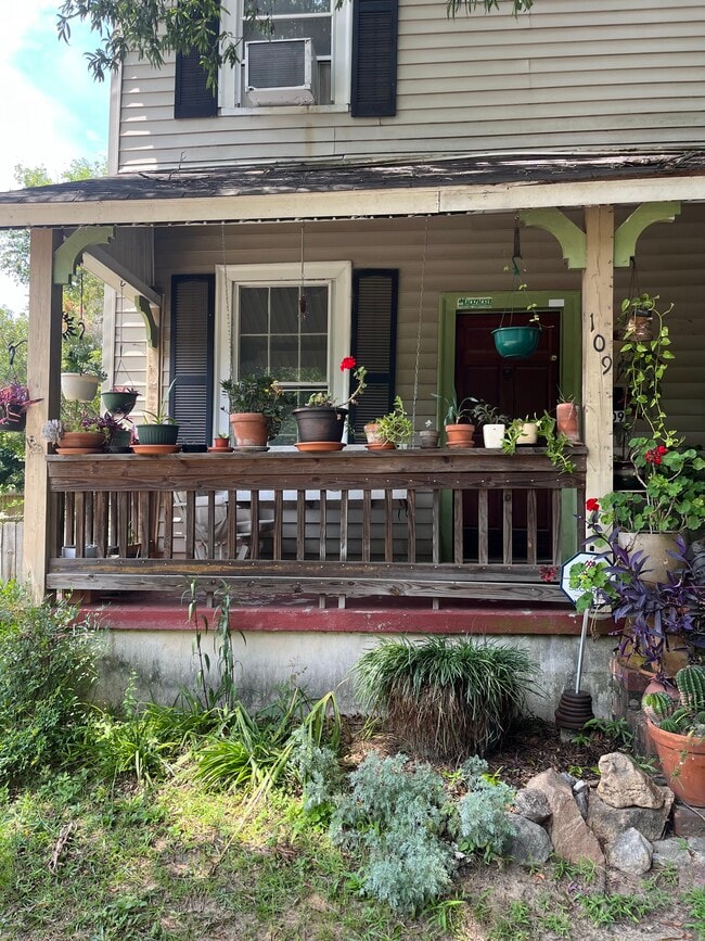 Photo - 109 Church St Townhome
