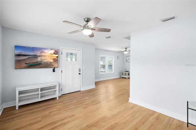 Photo - 2606 W Henry Ave