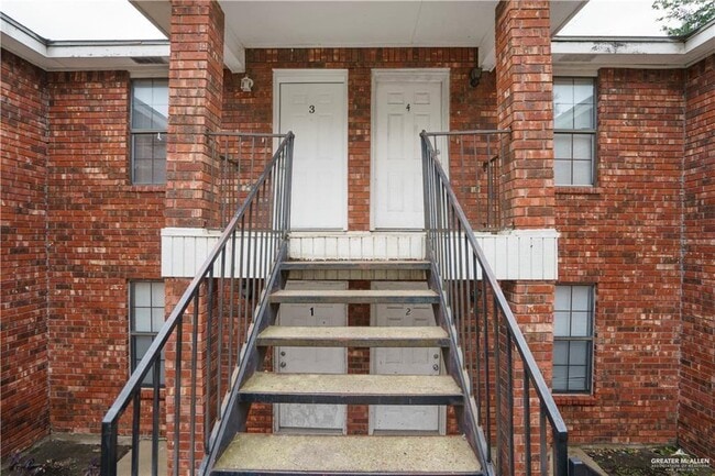 Building Photo - 15 Angus St Unit 3