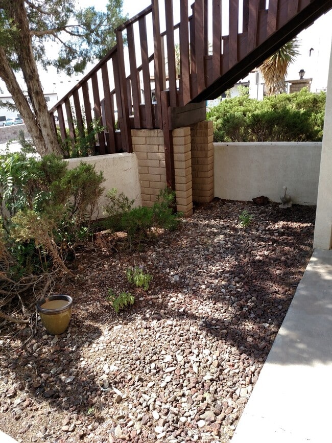 Photo - 2 BEDROOM APARTMENT!