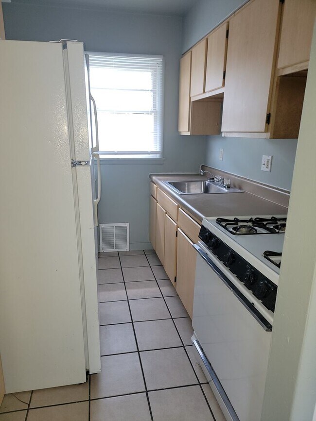 Photo - 2BR/1BA Updated Home – Vouchers Welcome!