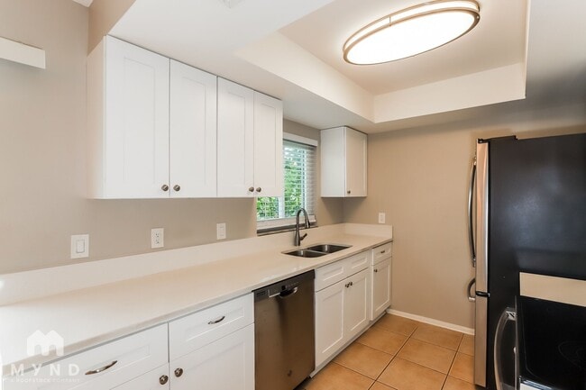 Photo - 305 Silver Hill Dr