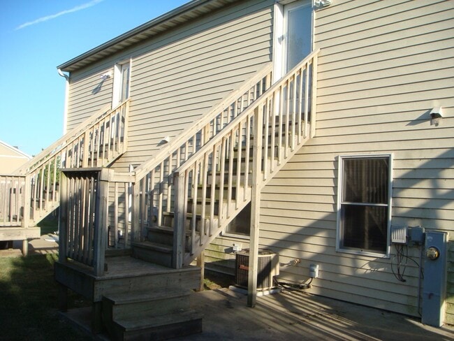 Building Photo - 1489 Stonefield Dr
