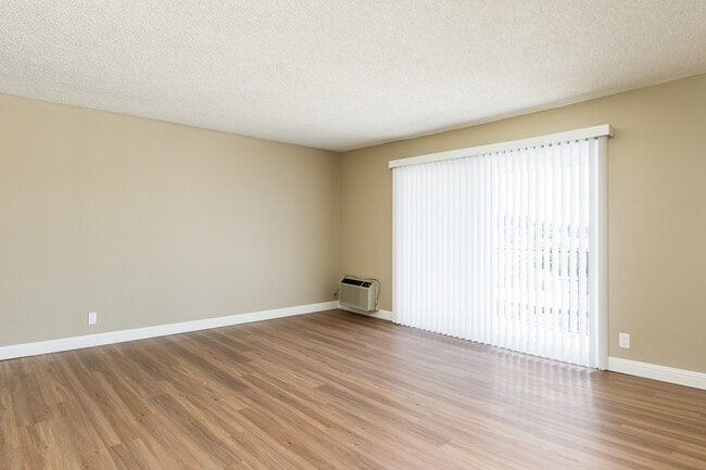 Photo - Casa Grande Apartments