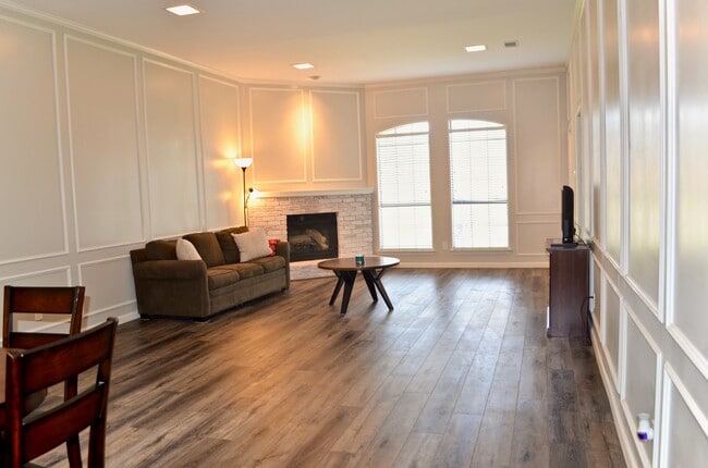 Building Photo - 13333 Fall Manor Dr