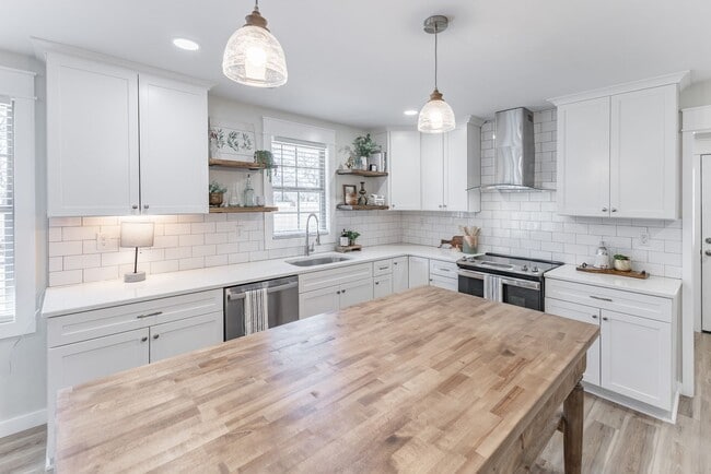 Photo - Gorgeous 3/2 Home in Athens!