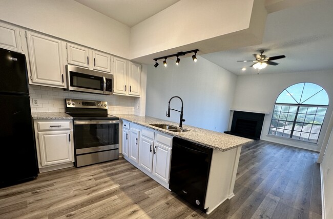 Building Photo - 218 Henry Chandler Dr Unit 218 Rental