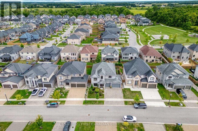 Photo - 754 Jackpine Way