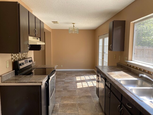 Photo - 3 bed 2 bath home in Candlewood Park