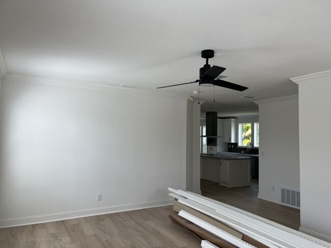 Photo - 201 Rotterdam Ave