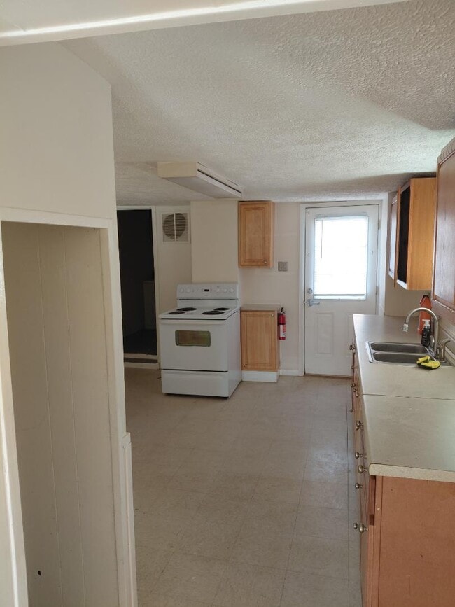 Photo - 6 W First St - 6 West First street