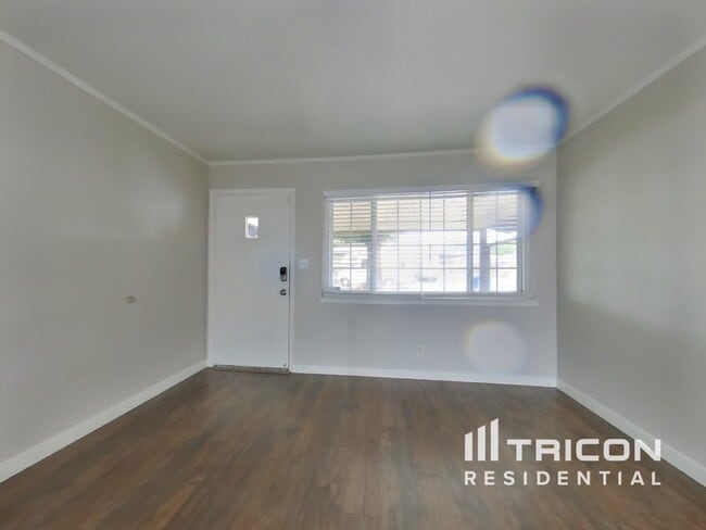 Photo - 6900 Coronation Ct