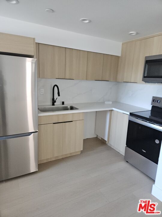 Photo - 603 E 46th St