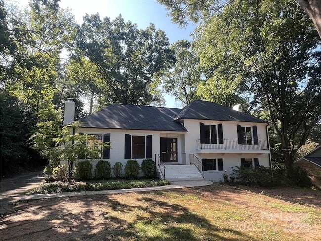 Building Photo - 6611 Lancer Dr