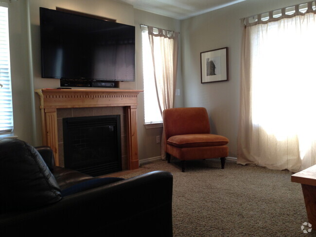 Building Photo - 1314 S 1410 E Unit Townhome