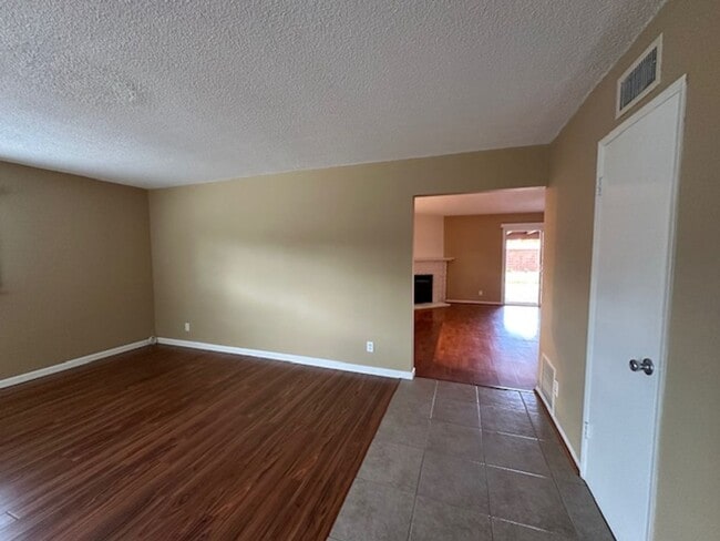 Photo - Stunning 5 bedroom tree lined cul-de-sac street in West Hills