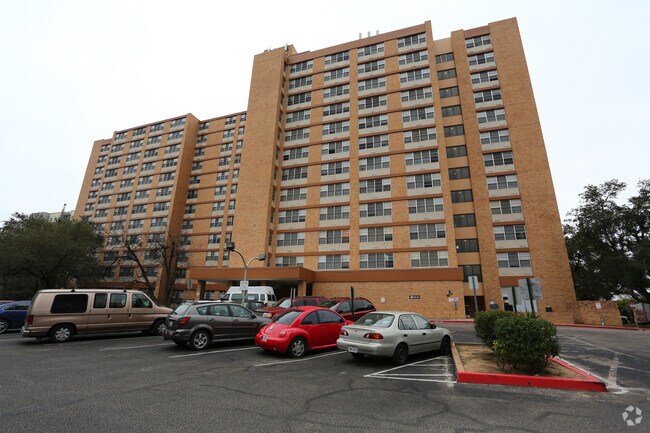 Photo - Lakeside Apartments