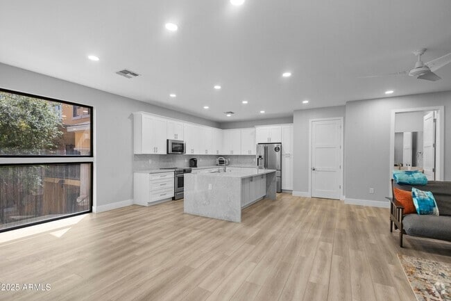 Building Photo - 607 S Wilson St Rental