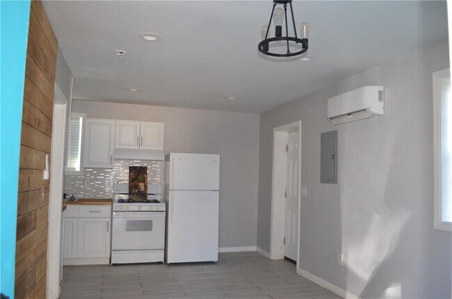 Photo - 1125 West Ave