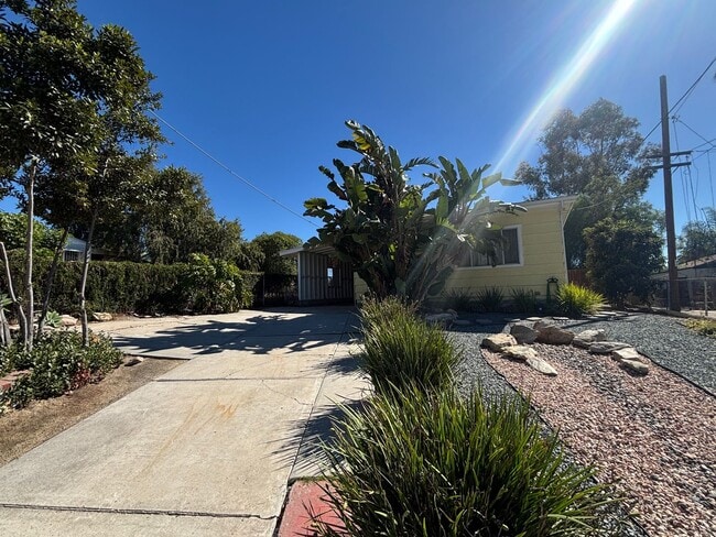2 bedrooms 1 bath home in San Diego - 2 bedrooms 1 bath home in San Diego