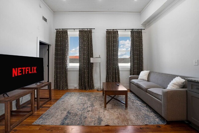 Photo - 10 W Main St Unit 5