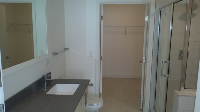 999 SW 1st Ave Unit 2305