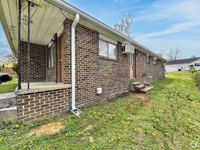 Building Photo - 6108 Welworth Ave Rental