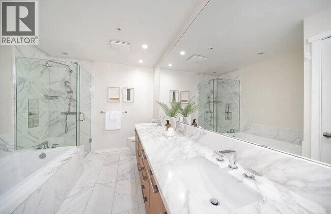 Photo - 5728-5728 Berton Ave