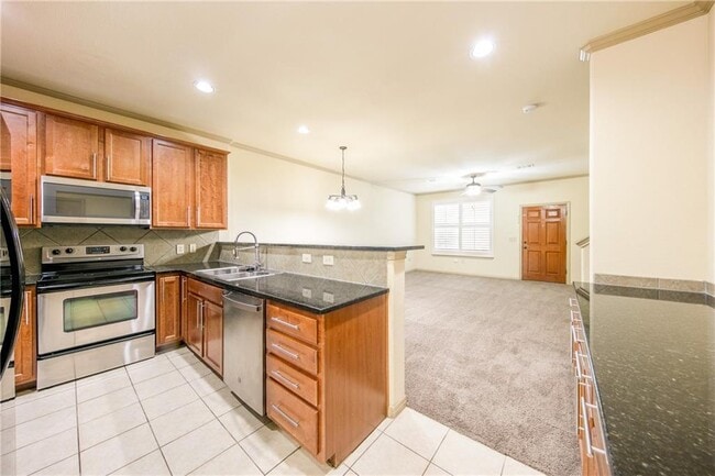 Photo - 2101 Town Centre Dr Condo