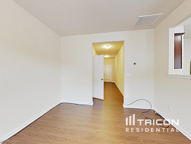 Photo - 2808 St George Ln