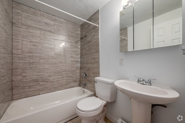 2BR, 1BA, - 725SF - Bathroom