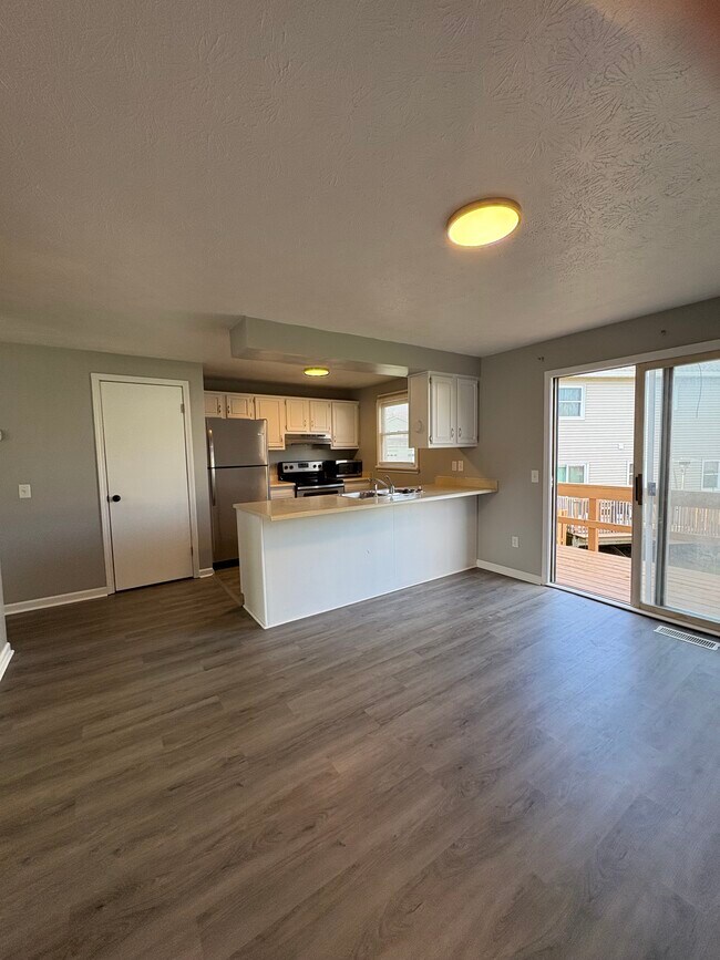 Photo - 1143 Hampton Dr