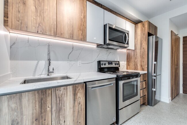 Photo - 1170 Barclay St Unit 103