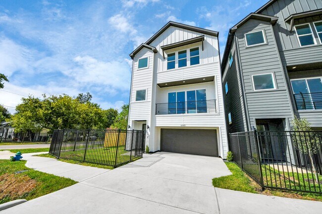 Photo - 6951 Foster St