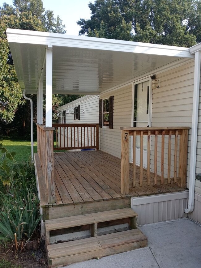 Photo - 7 Locust Ln