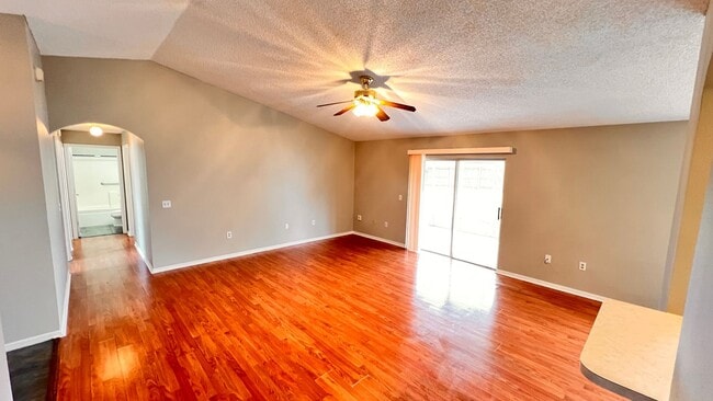 Photo - BEAUTIFUL 3/2 in Deltona