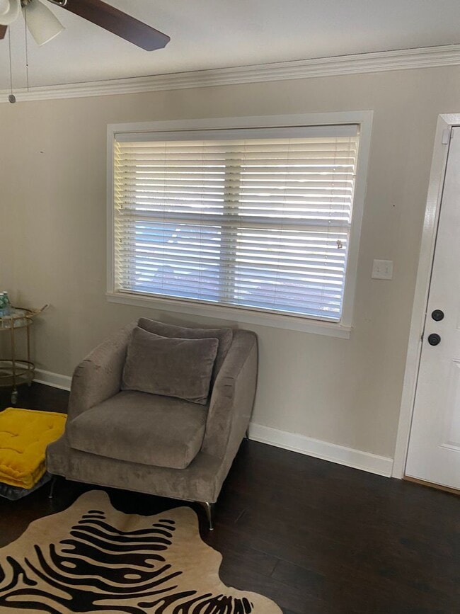 Photo - Contact Peggy 501 676 1758