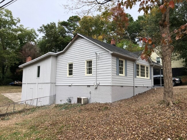 Photo - 1374 Enota Ave NW