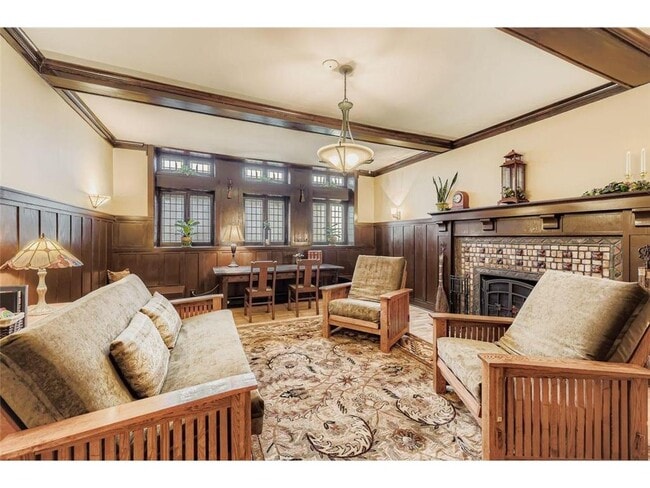 Photo - 2219 Pillsbury Ave