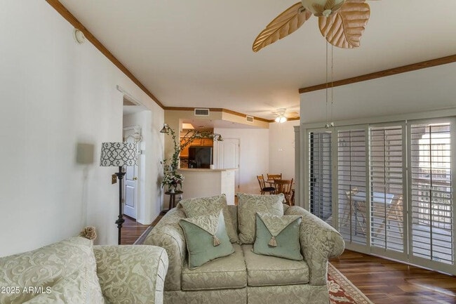 9151 W Greenway Rd Unit 252