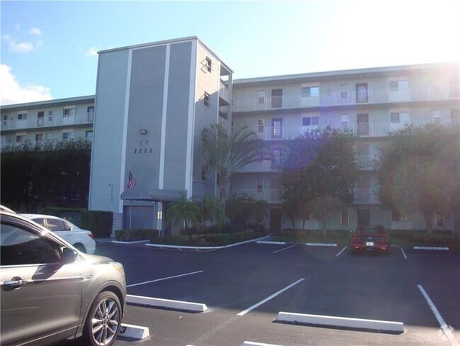 Building Photo - 2226 N Cypress Bend Dr Unit 307 Rental